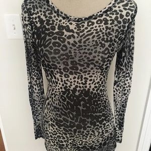 💰3/$24 Express leopard long sleeve shirt